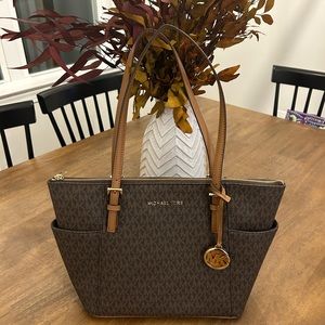 NWT Michael Kors Jet Set East West Tote